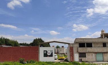 Venta con  Taller, Casa, Locales cerca Metepec