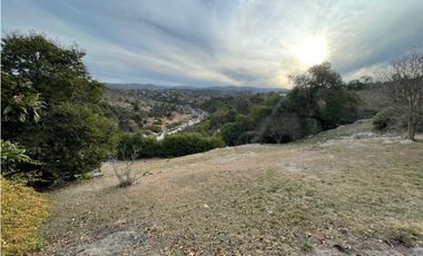 VENDO LOTE DE TERRENO TALA HUASI SOBRE EL RIO SAN ANTONIO