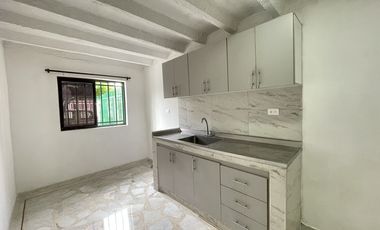 casa en arriendo en urbanización la merced. Cod A3880