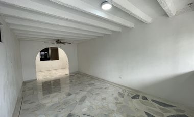 casa en arriendo en urbanización la merced. Cod A3880