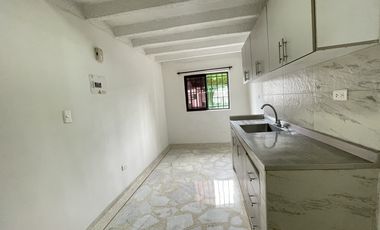 casa en arriendo en urbanización la merced. Cod A3880