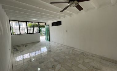 casa en arriendo en urbanización la merced. Cod A3880