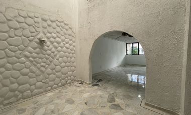 casa en arriendo en urbanización la merced. Cod A3880