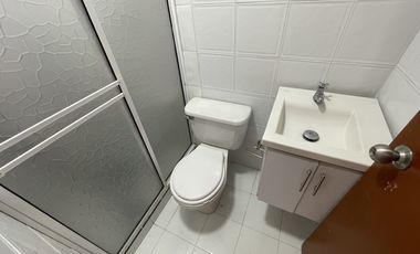 casa en arriendo en urbanización la merced. Cod A3880