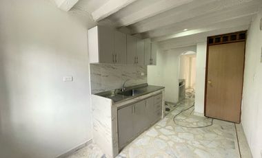 casa en arriendo en urbanización la merced. Cod A3880