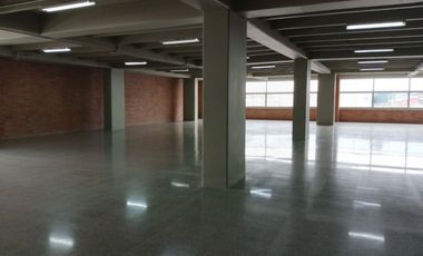 Arriendo local en el Centro Empresarial Olaya Herrera, Medellín