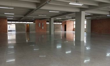 Arriendo local en el Centro Empresarial Olaya Herrera, Medellín