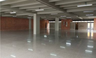 Arriendo local en el Centro Empresarial Olaya Herrera, Medellín