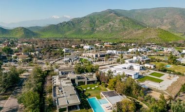 Casa en venta de 7 dorm. en Colina