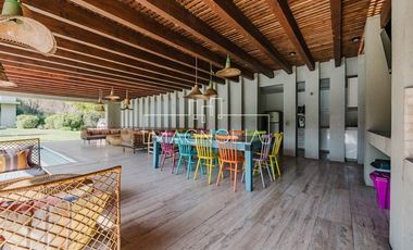 Casa en venta de 7 dorm. en Colina