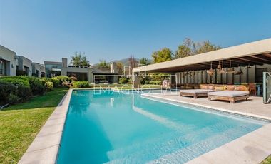 Casa en venta de 7 dorm. en Colina