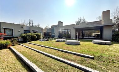 Casa en venta de 7 dorm. en Colina