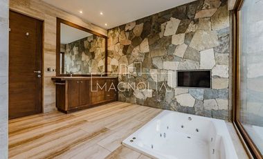 Casa en venta de 7 dorm. en Colina
