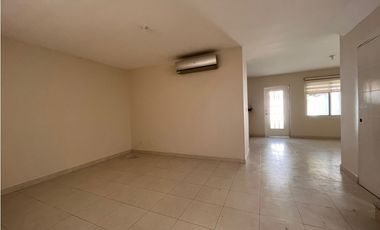 VENTA DE CASA EN QUINTAS DE VERSALLES, VERSALLES