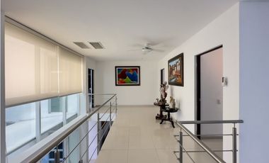 ESPECTACULAR CASA EN VENTA- COSTA SUR- $520,000