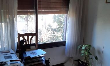 Hermosa Casa con cochera, Jardin, Pileta