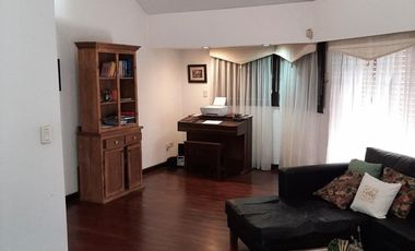 Hermosa Casa con cochera, Jardin, Pileta