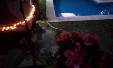 Hermosa Casa con cochera, Jardin, Pileta