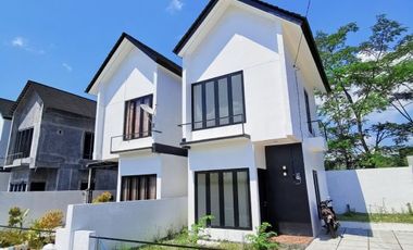 Smart home 2 lantai dalam perumahan dekat Balong Waterpark