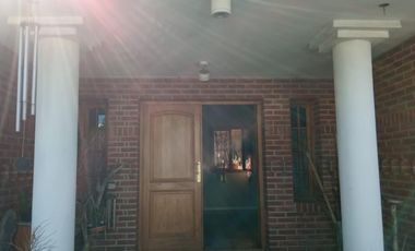 IMPORTANTE CHALET CON LOCAL