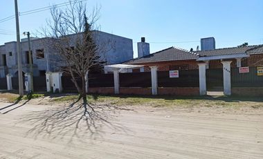 IMPORTANTE CHALET CON LOCAL