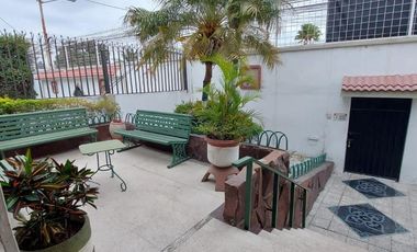 VENTA DE CASA EN BARRIO CENTENARIO - SUR DE GUAYAQUIL