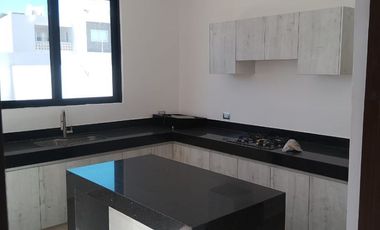 Excelente casa con habitación en planta baja