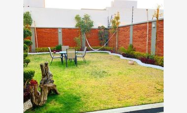 Casa en Renta con jardín grande