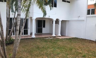 Casa en renta en privada, Campeche
