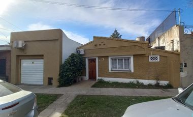 Casa 4 ambientes en venta en Bernal