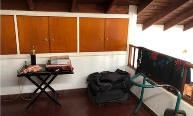 ---EN VENTA EXCELENTE  CASA 4 AMB EN DOS PLANTA VILLA PRIMERA--
