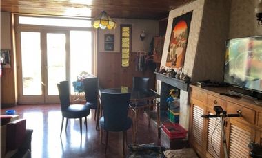 ---EN VENTA EXCELENTE  CASA 4 AMB EN DOS PLANTA VILLA PRIMERA--