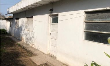 ---EN VENTA EXCELENTE  CASA 4 AMB EN DOS PLANTA VILLA PRIMERA--