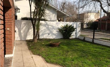 ---EN VENTA EXCELENTE  CASA 4 AMB EN DOS PLANTA VILLA PRIMERA--