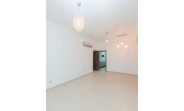 VENTA  APARTAMENTO LINEA BLANCA CON AMPLIA TERRAZA CONDADO DEL REY