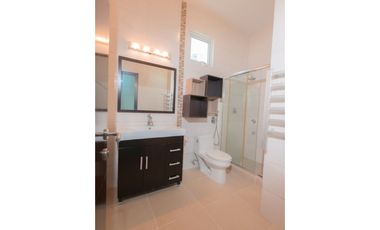 VENTA  APARTAMENTO LINEA BLANCA CON AMPLIA TERRAZA CONDADO DEL REY