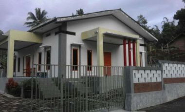 VILLA FURNISHED LENGKAP DENGAN KOLAM RENANG DI KALIURANG