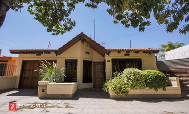 Casa. 3 dormitorios. 400 m2 terreno. 200 m2 cubiertos - San Martin, Mendoza
