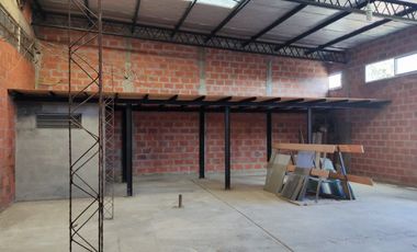 Galpón 800m2 S/Lote 26x40