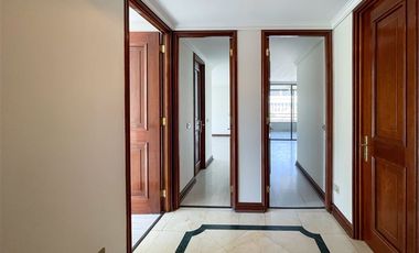 Departamento en venta de 5 dorm. en Las Condes
