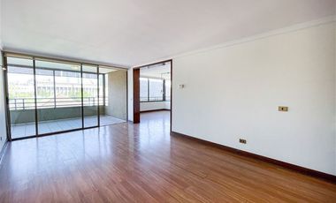 Departamento en venta de 5 dorm. en Las Condes