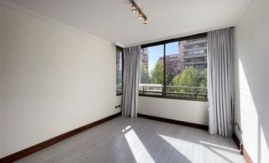 Departamento en venta de 5 dorm. en Las Condes