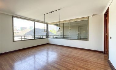 Departamento en venta de 5 dorm. en Las Condes