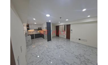 En Alquiler: Moderno Depa De 2 Dormitorios Con Ascensor En Campoy