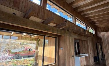 Exclusiva casa 4D 4B vista al lago y volcán