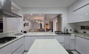 ALQUILAMOS CASA AMOBLADA MODERNA EN CONDOMINIO EN CIUDAD JARDÍN. Cod A11402