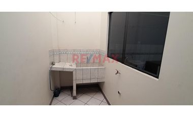 Comas - Bello Departamento En Alquiler.