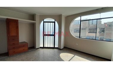 Comas - Bello Departamento En Alquiler.