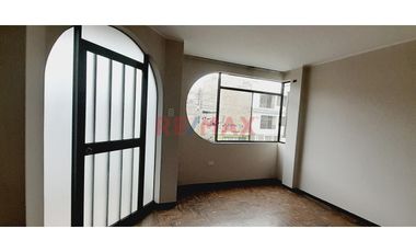 Comas - Bello Departamento En Alquiler.