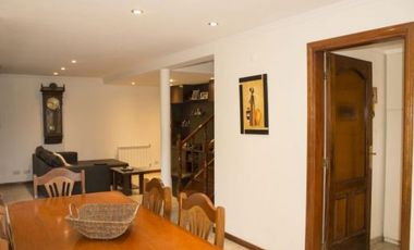 DUPLEX DE 4 AMBIENTES CON GARAGE DOBLE. Duplex en Venta.